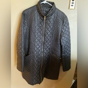 Very lightly worn (twice) Via Spiga quilted winter coat! Chicago approved. 😉